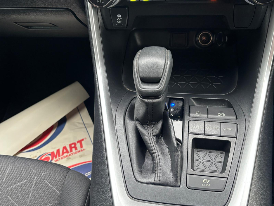 2020 Toyota Rav4 - image 7