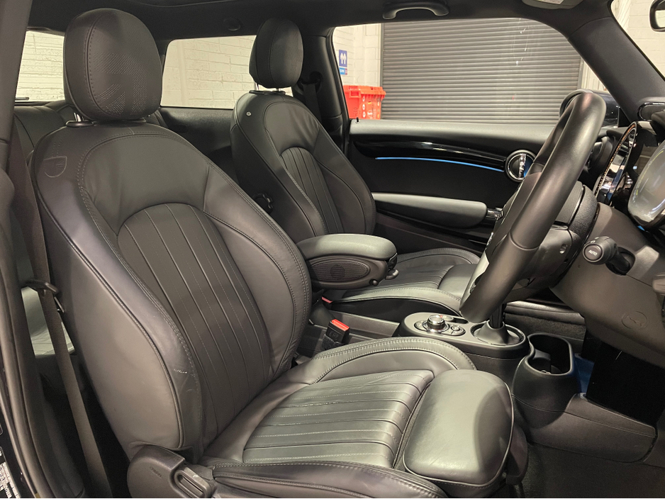 2023 MINI Cooper S - image 13