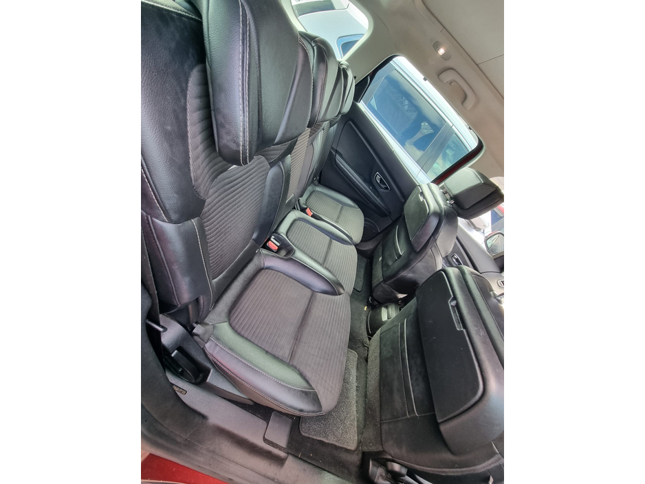 2017 Renault Grand Scenic - image 16