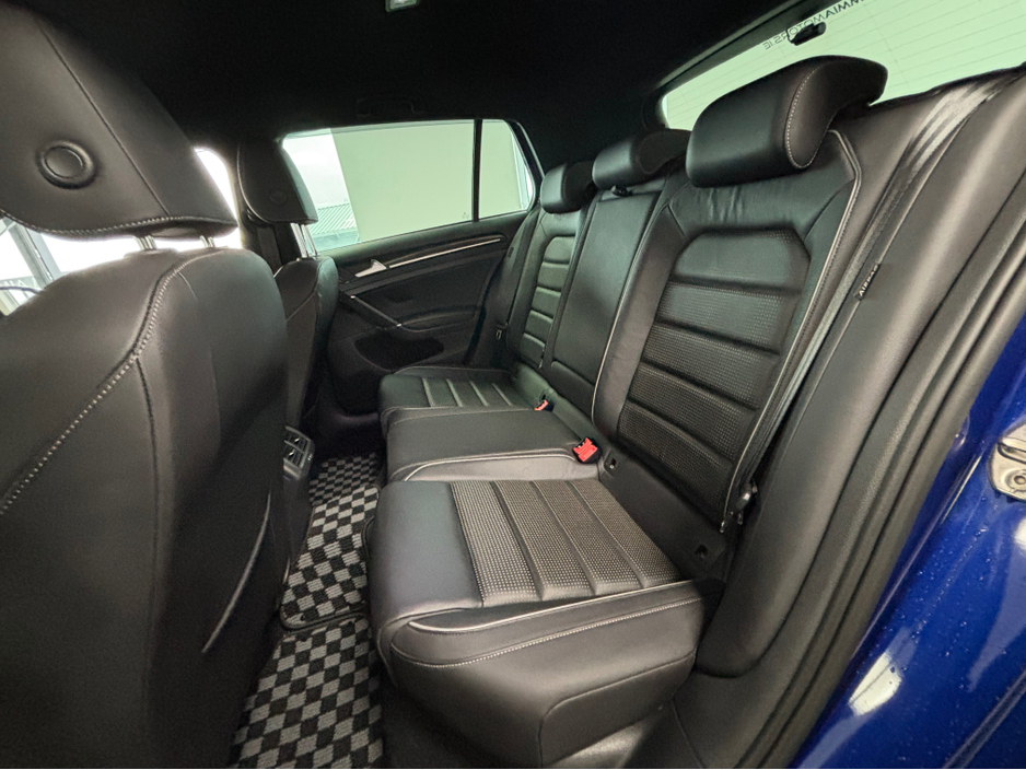 2019 Volkswagen Golf - image 16