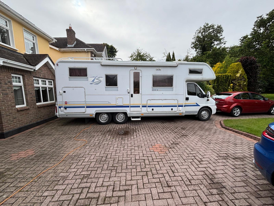 2004 Burstner Elegance A 747-2 ACTIVE TAG AXLE RIGHT HAND DRIVE  C1 LICENCE 6 BERTH 6 BELTS NEW CVRT TILL JAN 2027 €29,995