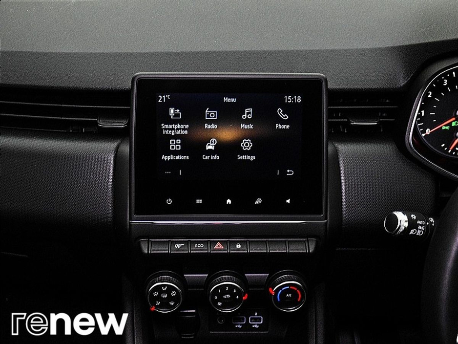 2022 Renault Clio - image 36