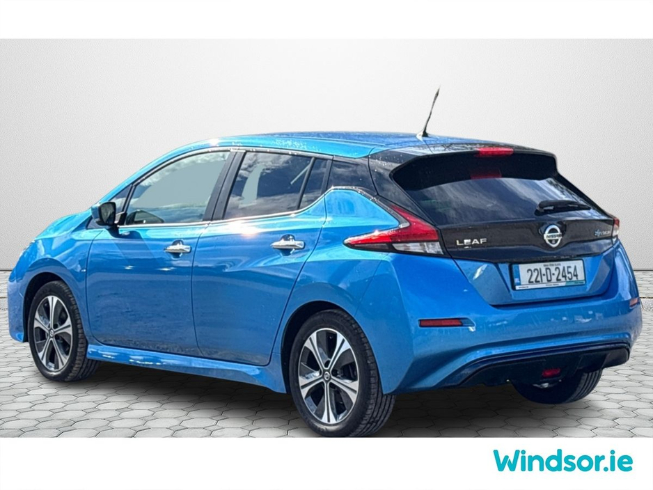 2022 Nissan Leaf - image 15