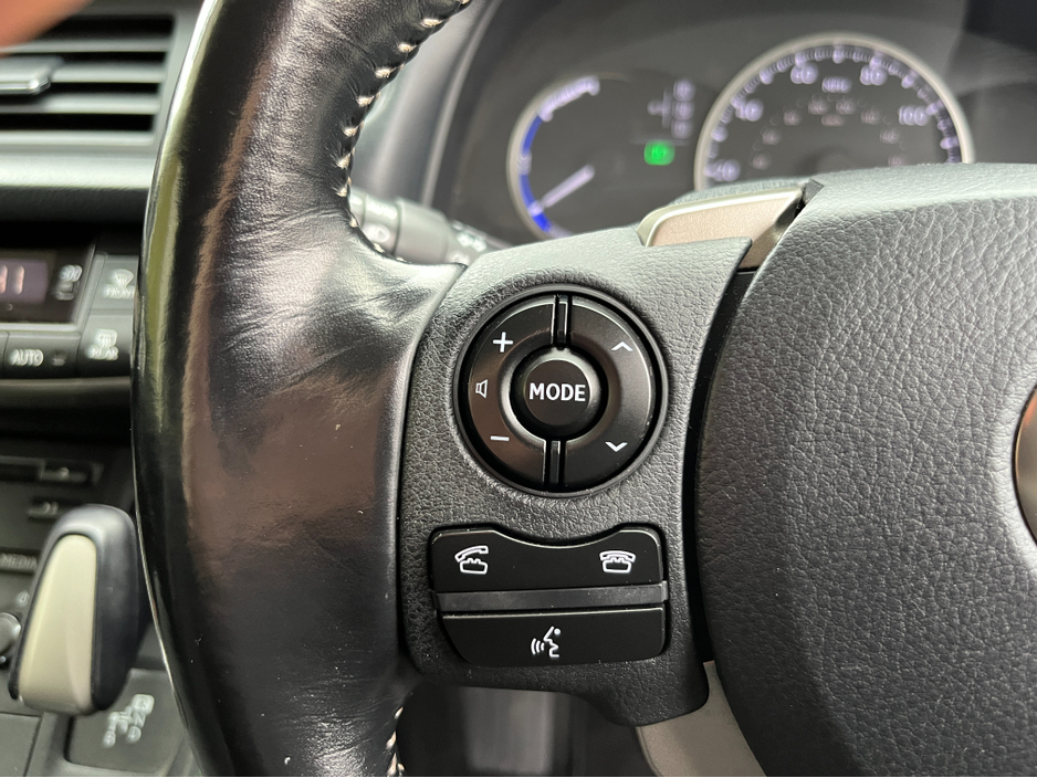 2017 Lexus CT 200 h SPORT AUTOMATIC 1.8 PETROL //SAT NAV//REVERSE CAMERA//HALF LEATHER SEATS//