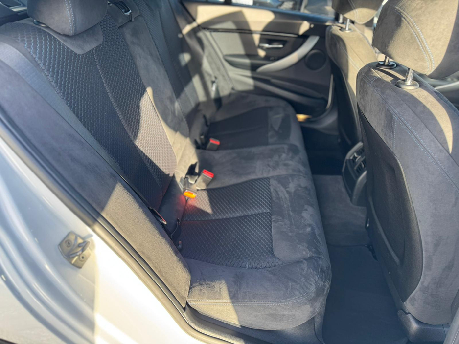 2016 BMW 3 Series - image 14