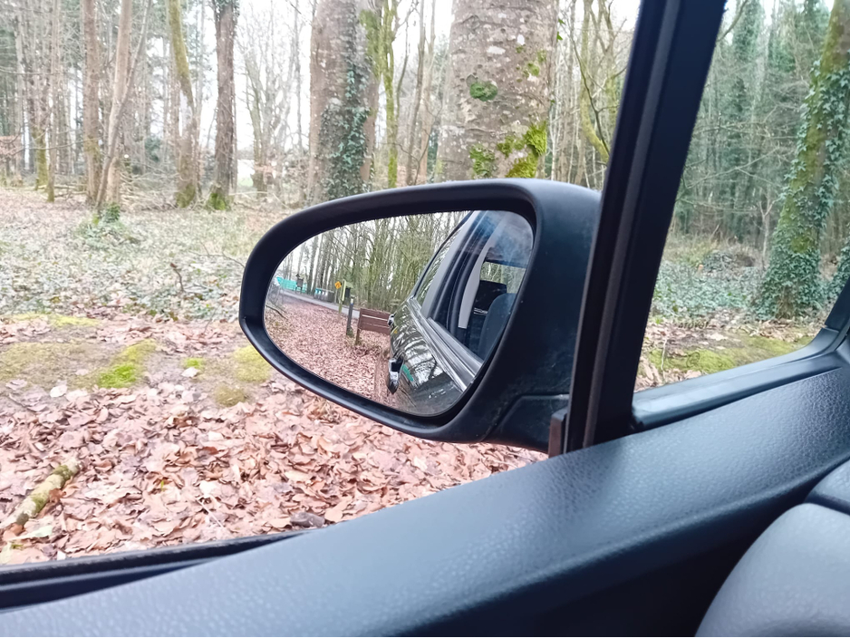 2016 Toyota Yaris - image 32