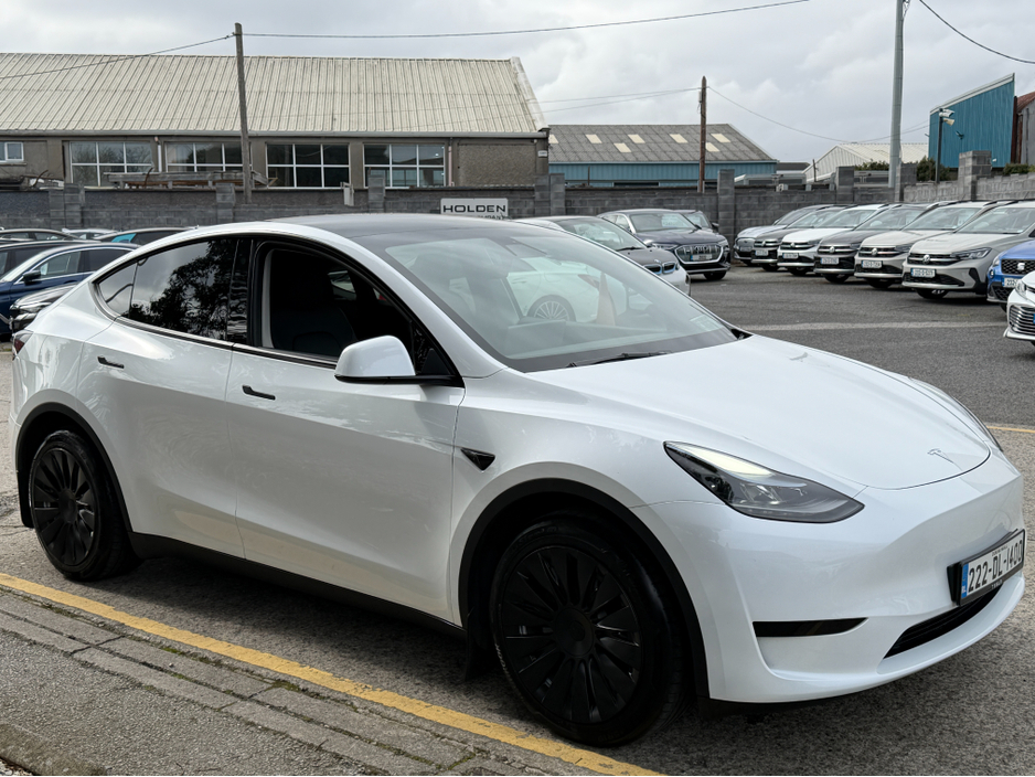 2022 Tesla Model Y - image 7