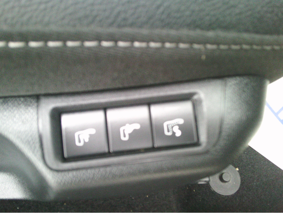 2023 Opel Mokka - image 12