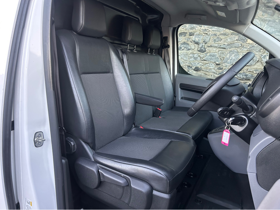 2022 Peugeot Expert EACTIVE STANDARD 100KW 50KWH 4 €14,950