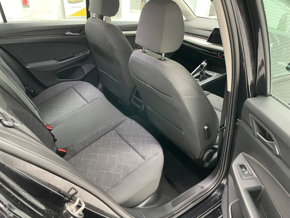 2021 Volkswagen Golf  €23,995