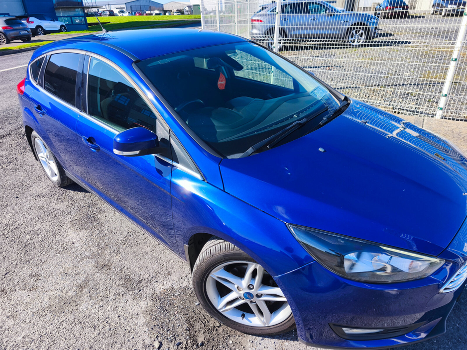 2015 Ford Focus - image 3