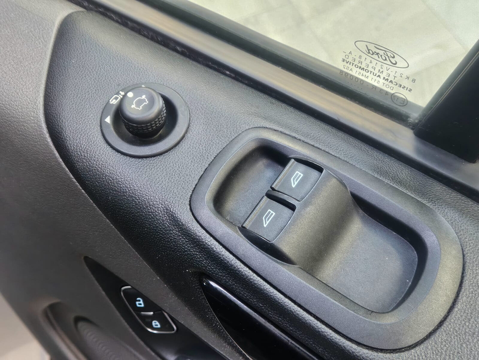 2022 Ford Transit Custom - image 7