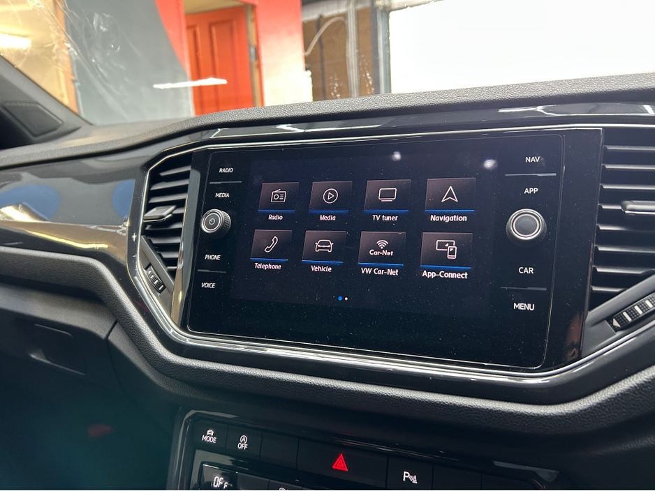 2020 Volkswagen T-Roc - image 7