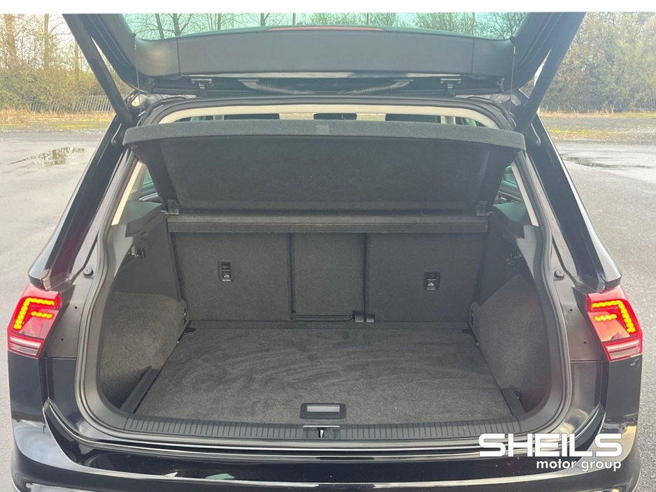 2017 Volkswagen Tiguan - image 9