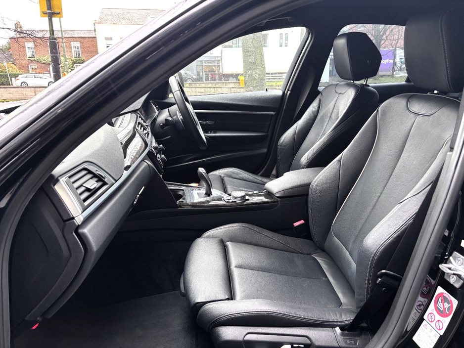 2016 BMW 3 Series - image 7