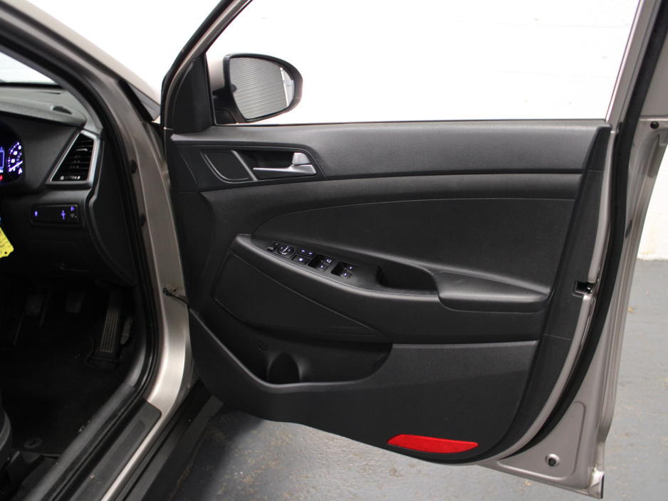 2017 Hyundai Tucson - image 21