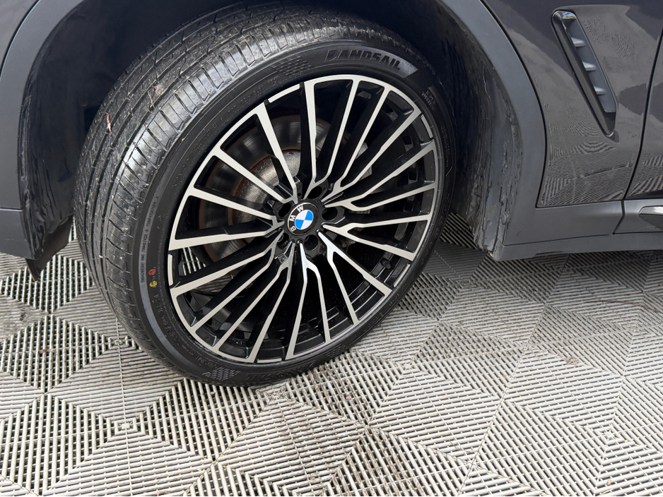 2022 BMW X3 - image 11