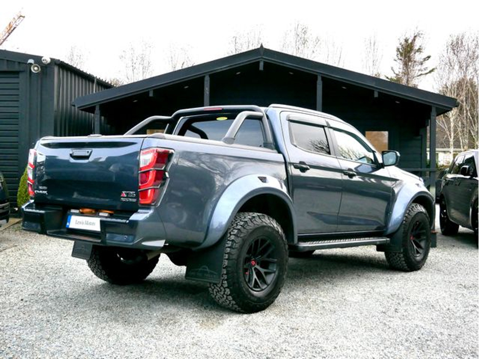 2025 Isuzu D-MAX - image 5