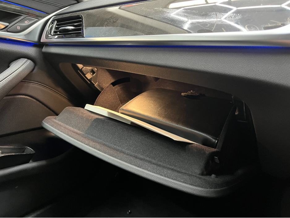 2018 BMW 5 Series €23950! 2018 BMW 530E IPERFORMANCE LUXURY 2.0 AUTOMATIC / CRUISE CONTROL / REVERSE CAMERA / ELECTRIC MEMORY & HEATED SEATS / HEATED REAR SEATS / AMBIENT LIGHTS €23,950