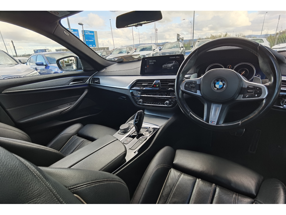 2017 BMW 5 Series - image 12