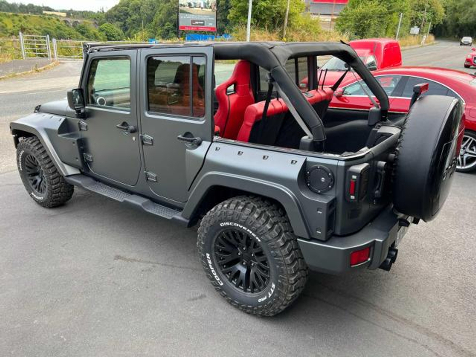 2010 Jeep Wrangler - image 5