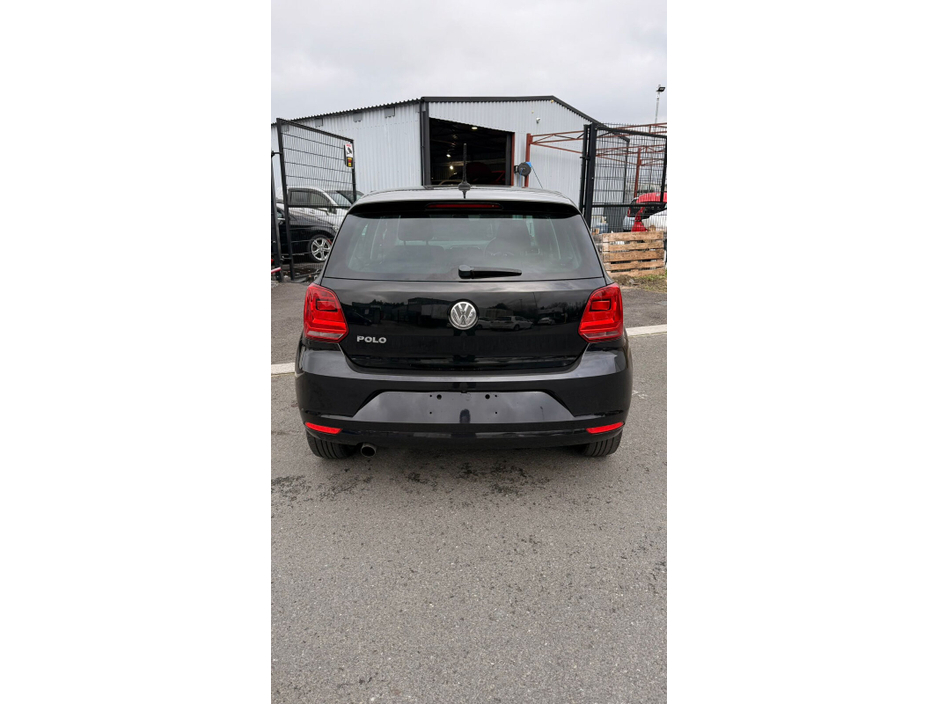 2017 Volkswagen Polo - image 10