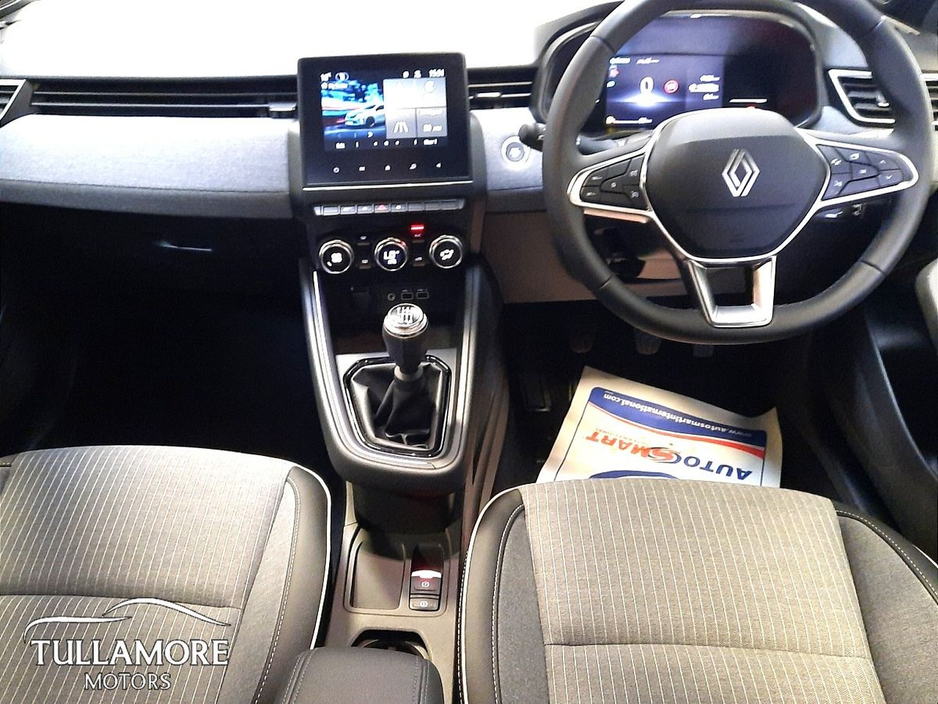 2025 Renault Clio - image 2