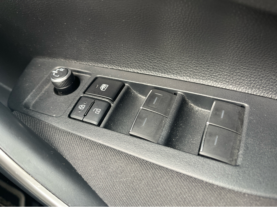 2022 Toyota Corolla - image 19