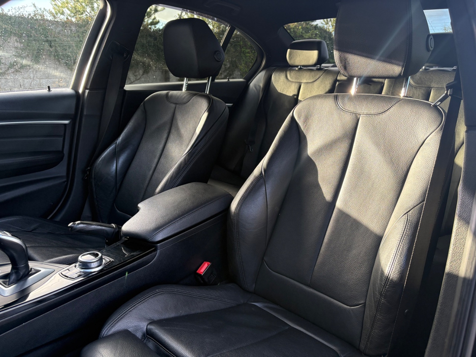 2018 BMW 3 Series - image 19