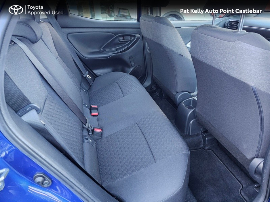 2023 Toyota Yaris - image 11