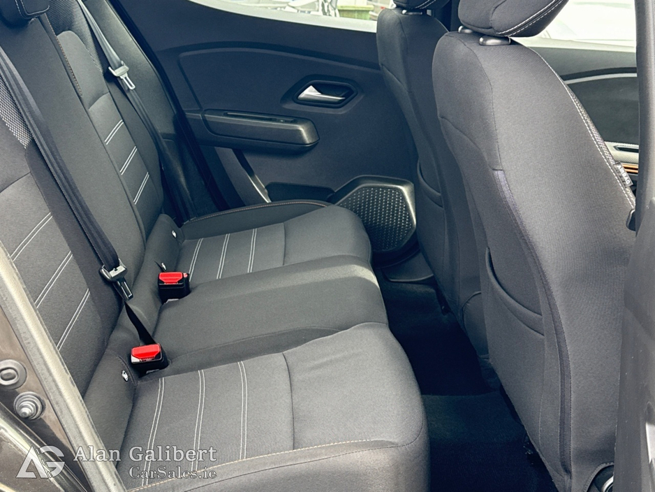 2023 Dacia Sandero - image 10
