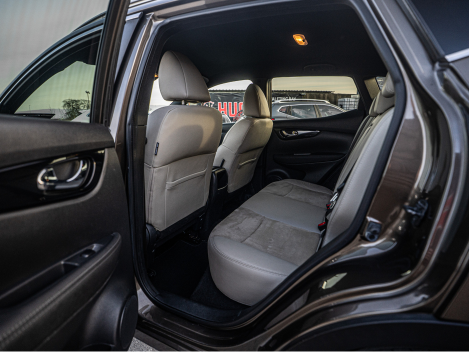 2015 Nissan Qashqai - image 36