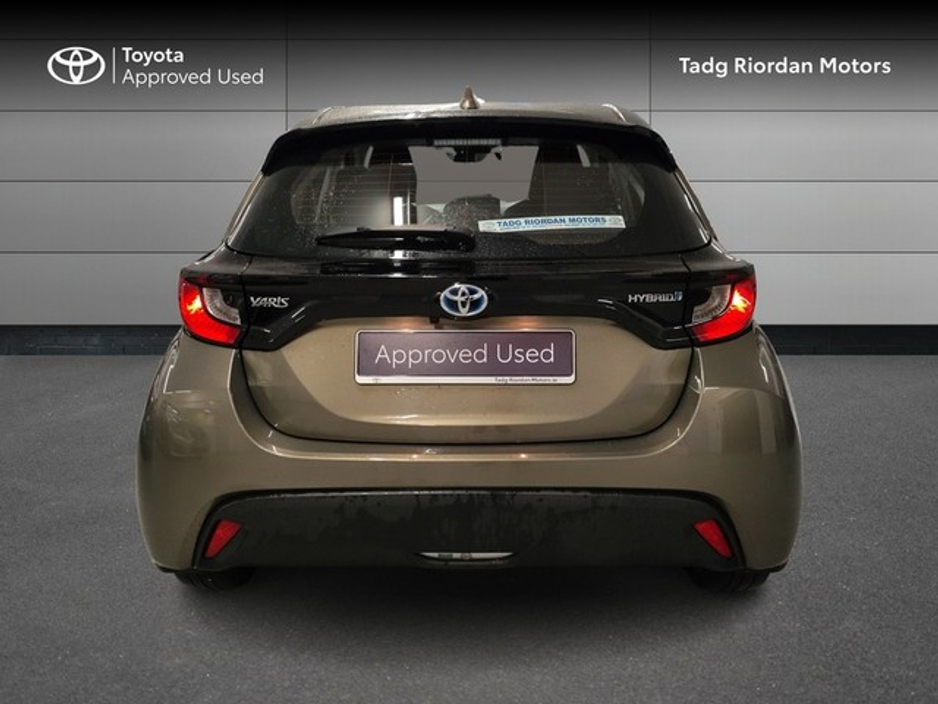2022 Toyota Yaris HYBRID LUNA 4DR AUTO €23,950
