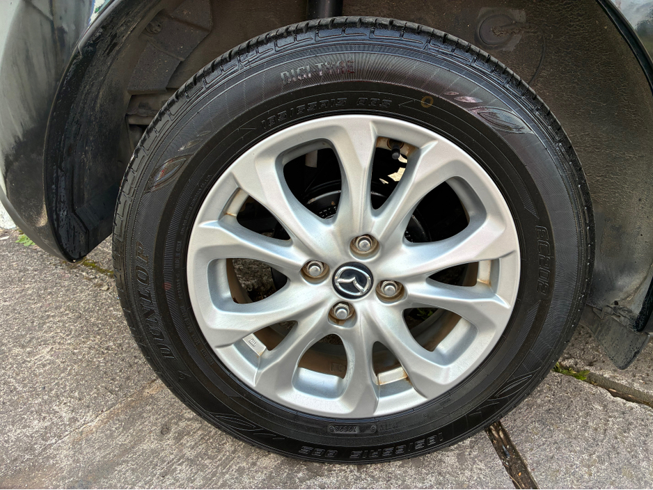 2015 Mazda Demio - image 9