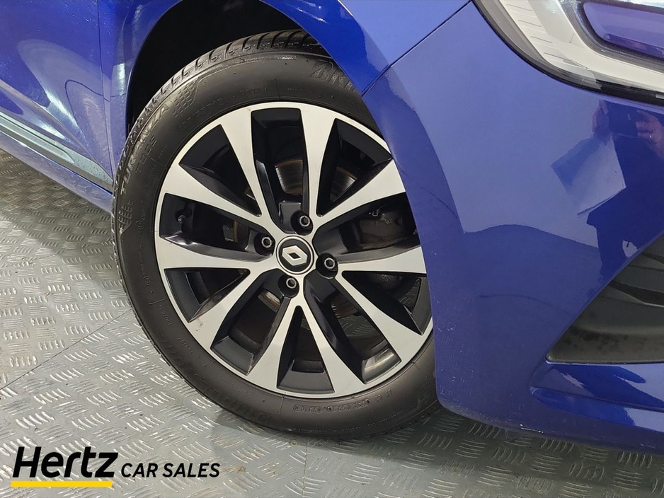 2023 Renault Clio - image 6