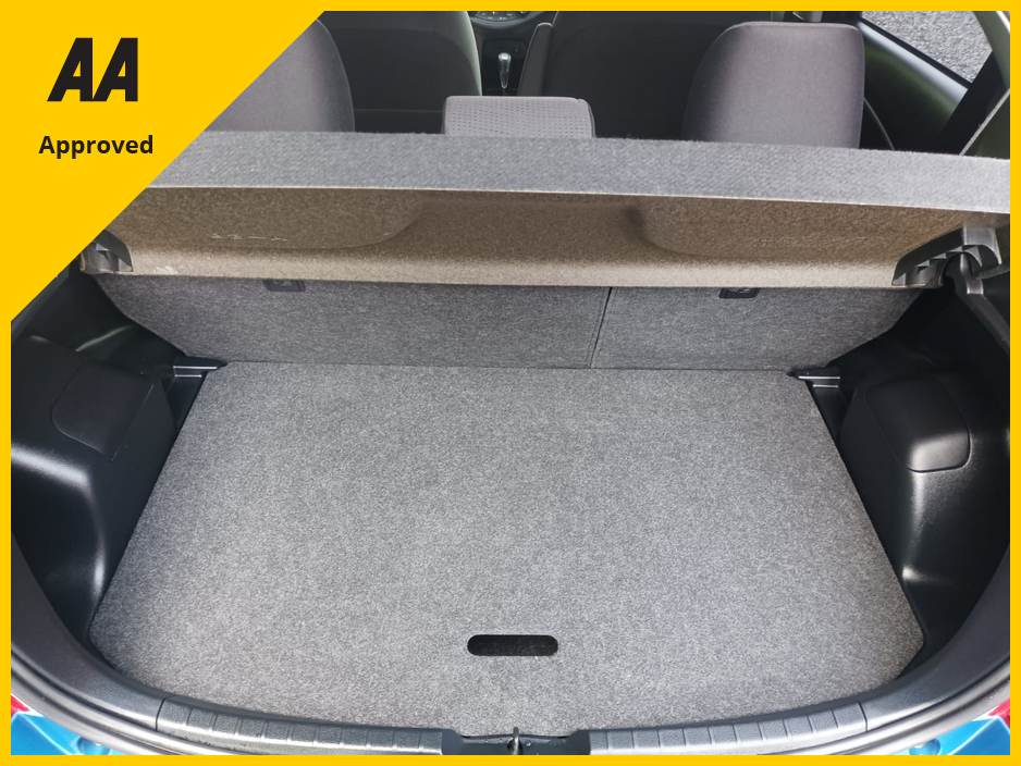 2016 Toyota Yaris ULTIMATE 1.3  PETROL AUTOMATIC LOW MILEAGE HIGH SPEC MULTIFUNCTION STEERING WHEEL ALLOY WHEELS LED HEADLIGHTS FACTORY IMMOBILISER PROXIMITY KEYS 2 FACTORY REMOTE KEYS 2 YEARS NCT 1 YEAR ROAD TAX €12,995