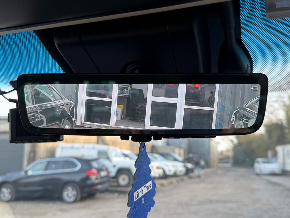 2021 Toyota Alphard - image 12