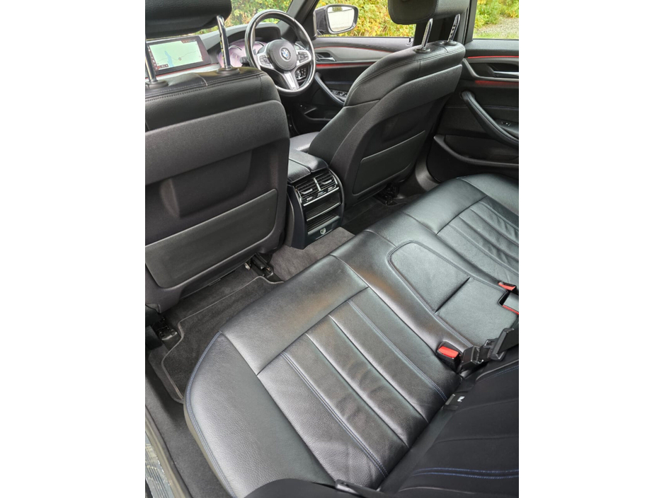 2018 BMW 5 Series - image 12