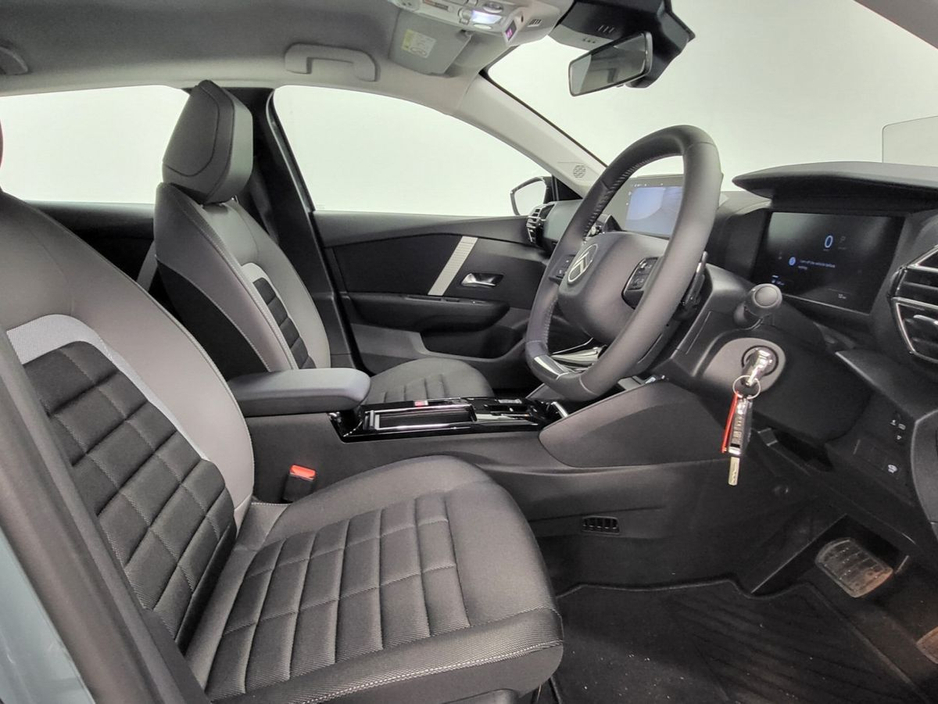 2026 Citroen C4 Plus Hybrid From €94 Per Week €31,975