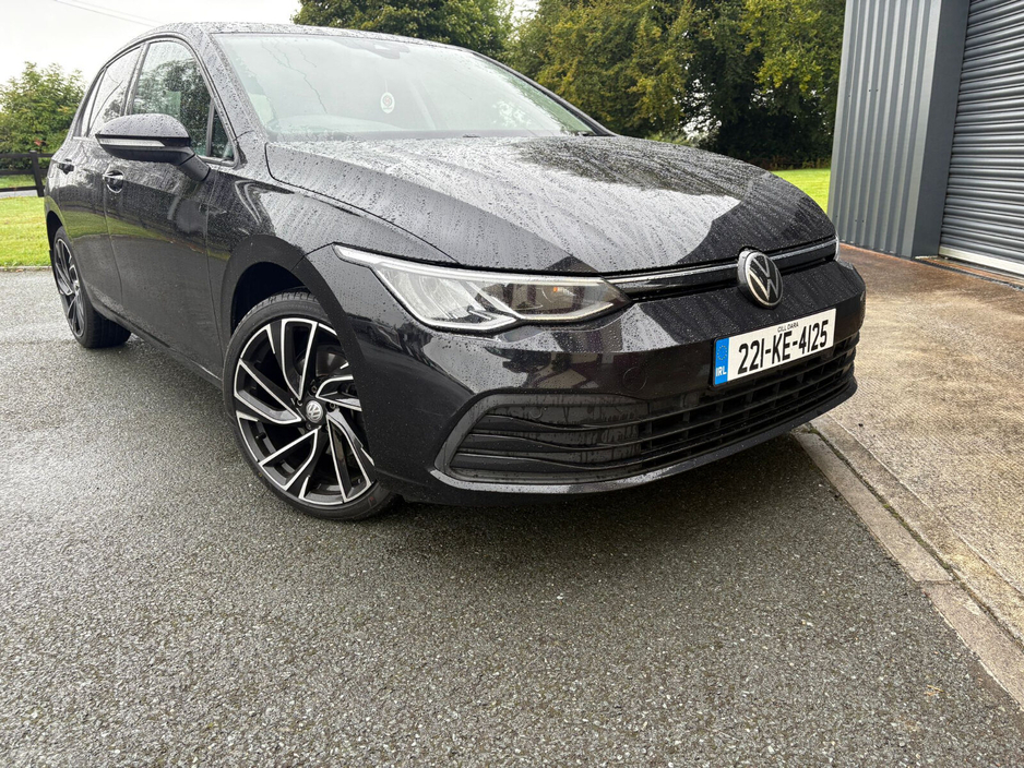 2022 Volkswagen Golf 2.0 TDI 115HP Life €23,995