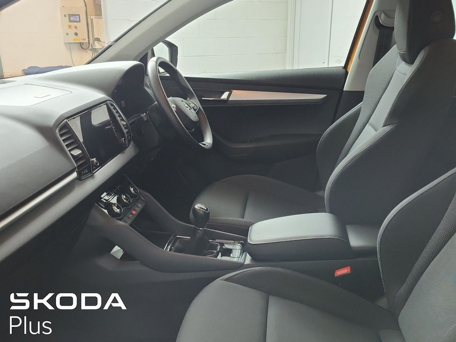 2023 Skoda Karoq - image 4