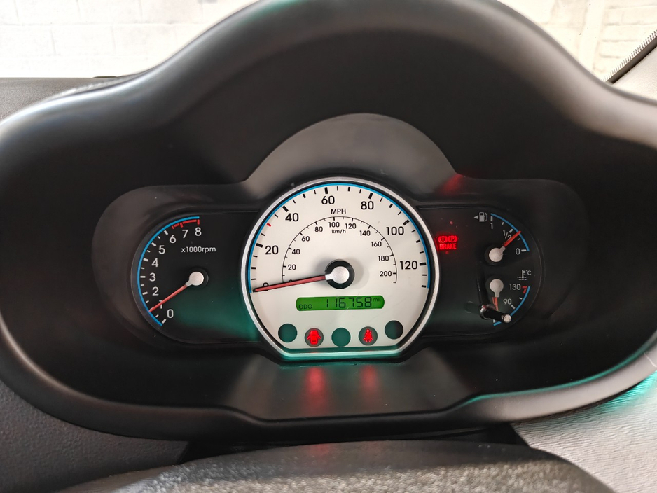 2010 Hyundai i10 - image 11