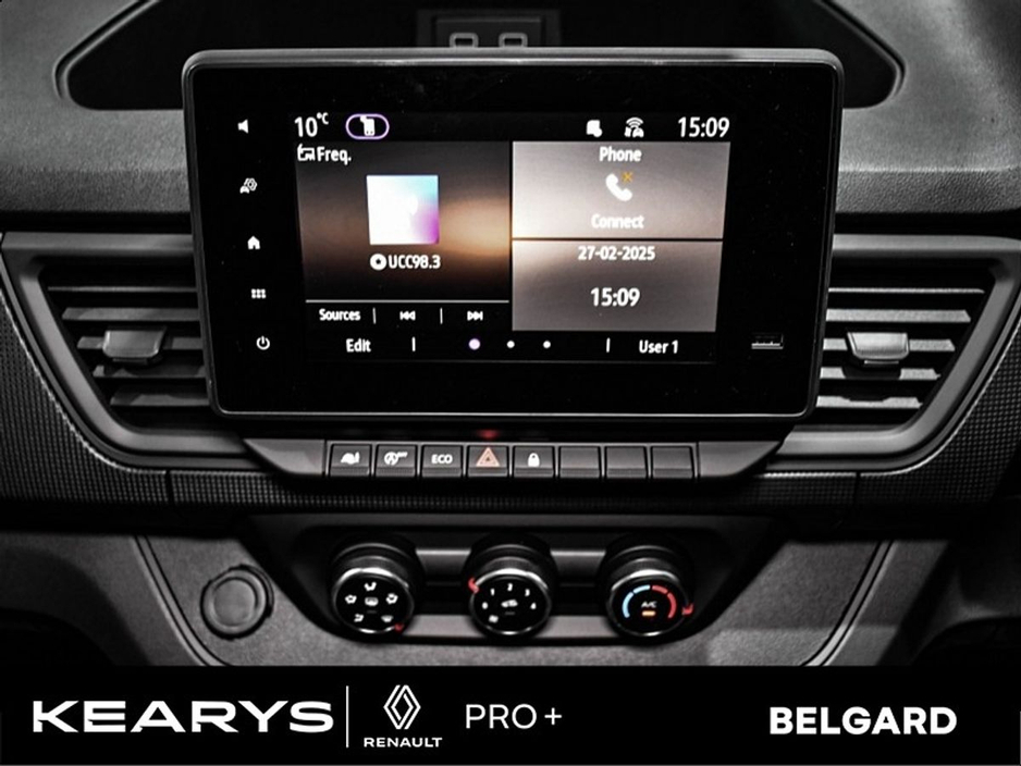 2025 Renault Trafic - image 15