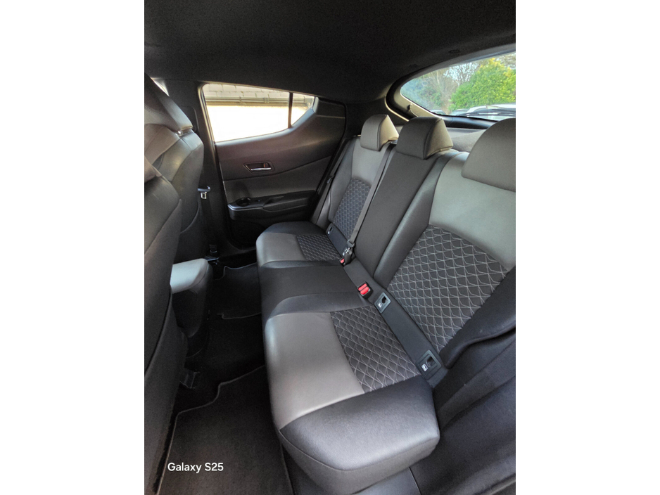 2023 Toyota C-HR 1.8 HYBRID SOL €25,450