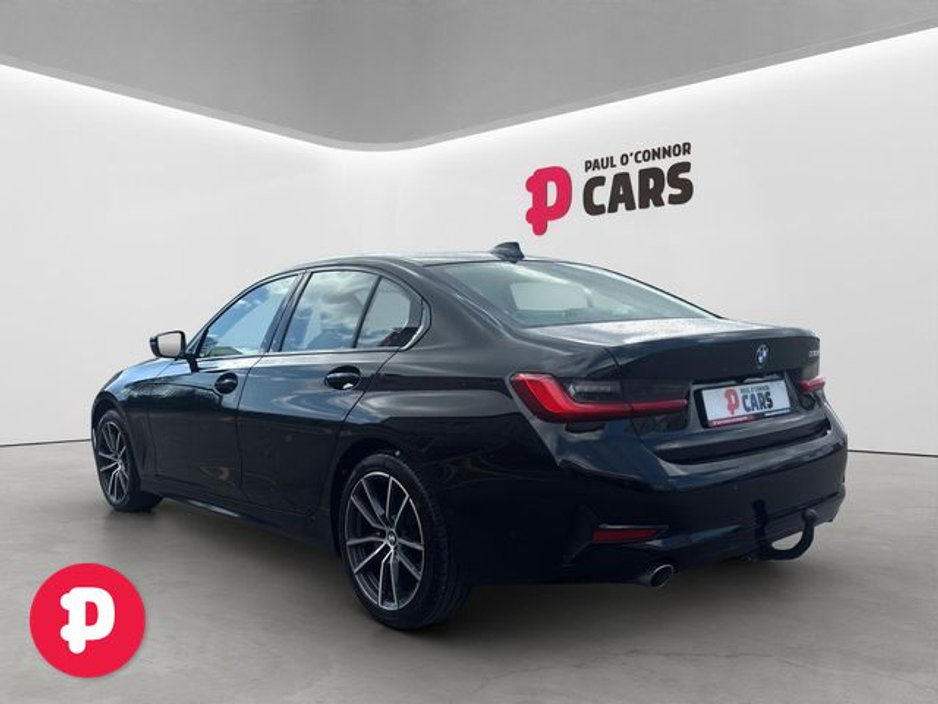 2021 BMW 3 Series - image 3