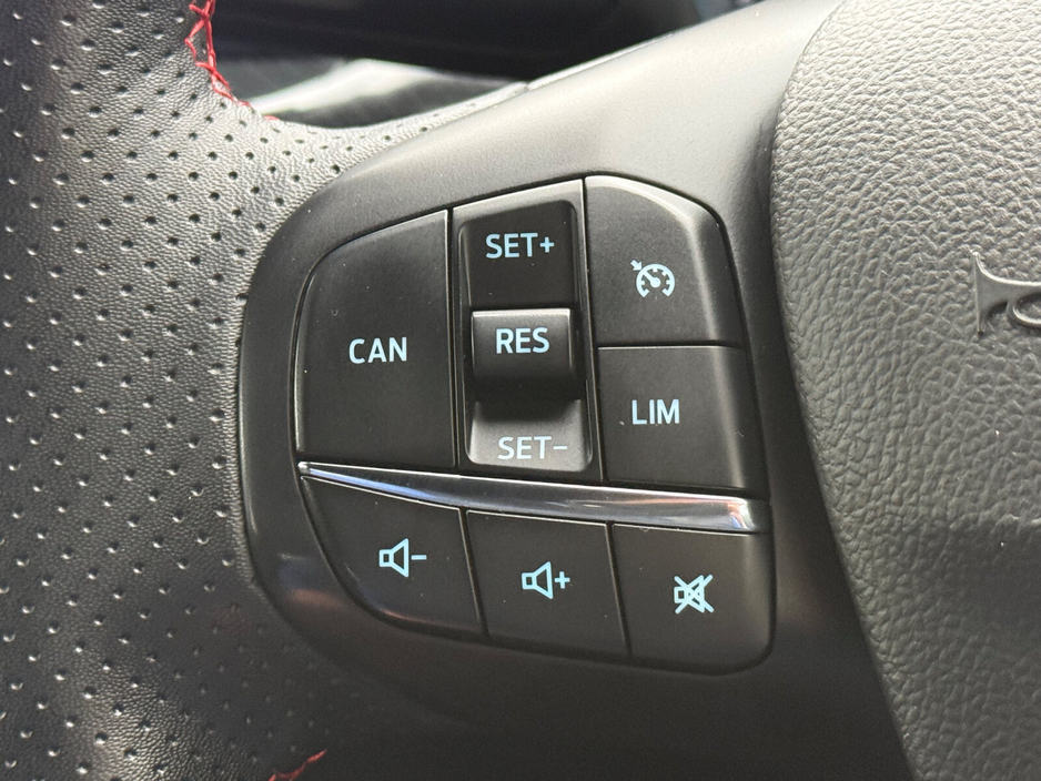 2022 Ford Focus - image 19