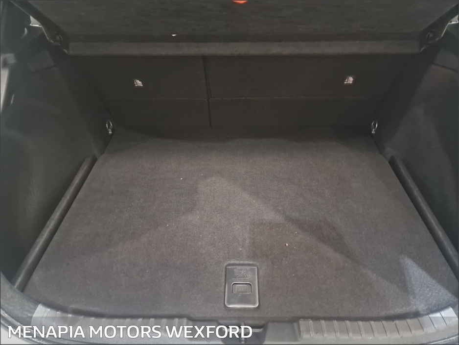 2023 Toyota Corolla - image 13