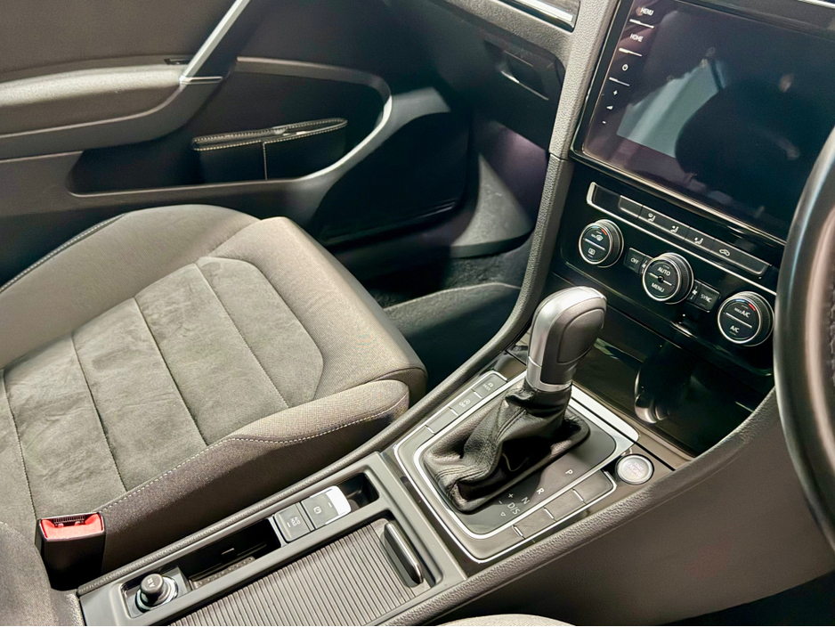 2018 Volkswagen Golf - image 6