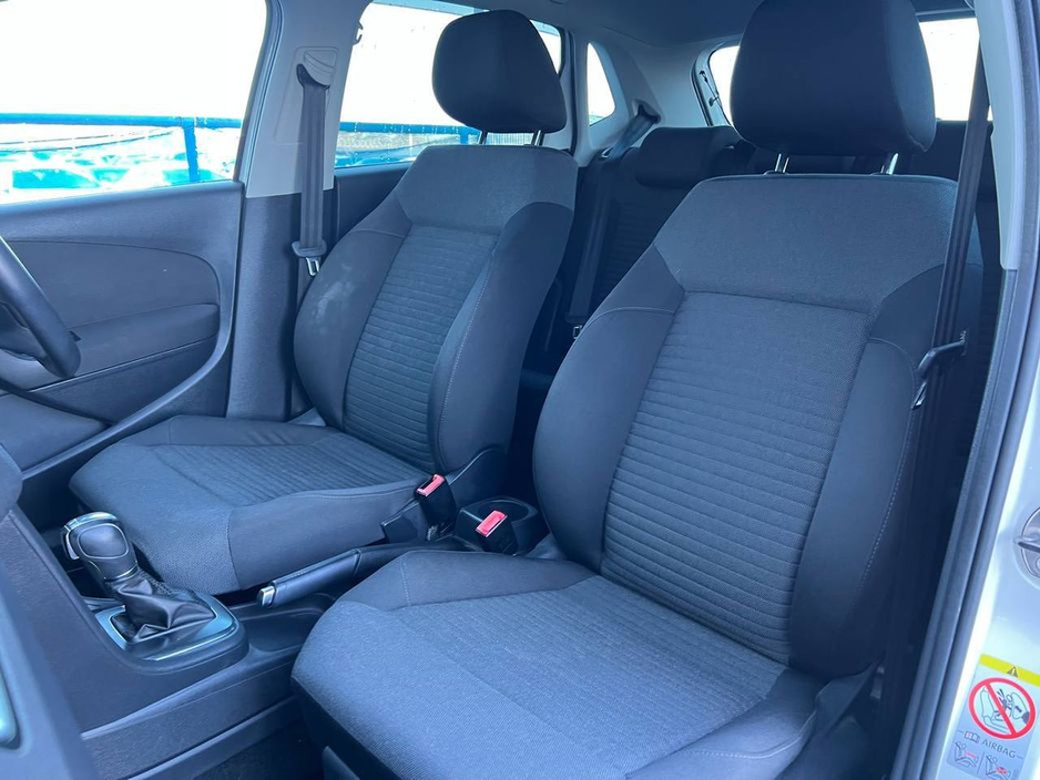 2014 Volkswagen Polo - image 6