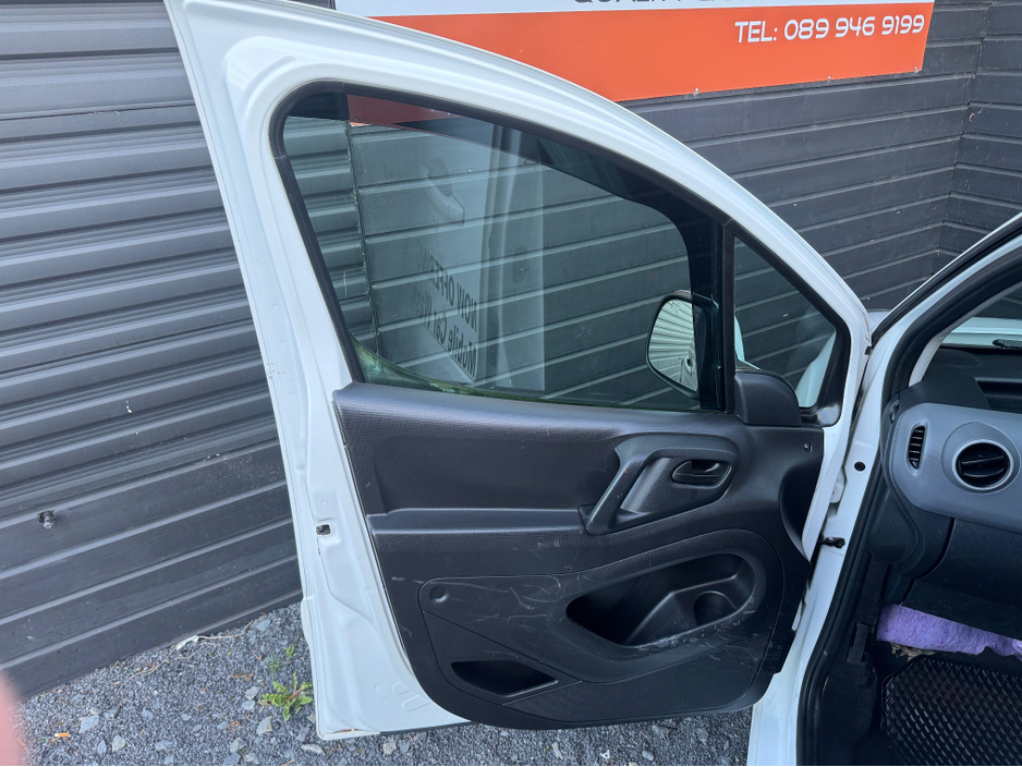 2017 Peugeot Partner - image 14